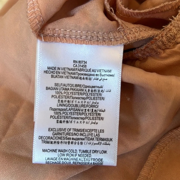 BCBGeneration Floral Pink Lace Romper - Picture 7 of 7